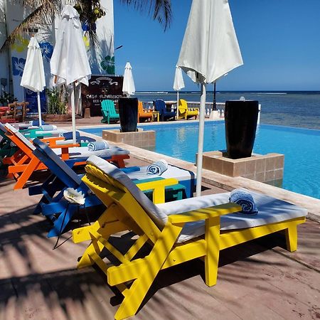 Casa Almarenzo Bed & Breakfast Bolinao Exterior photo