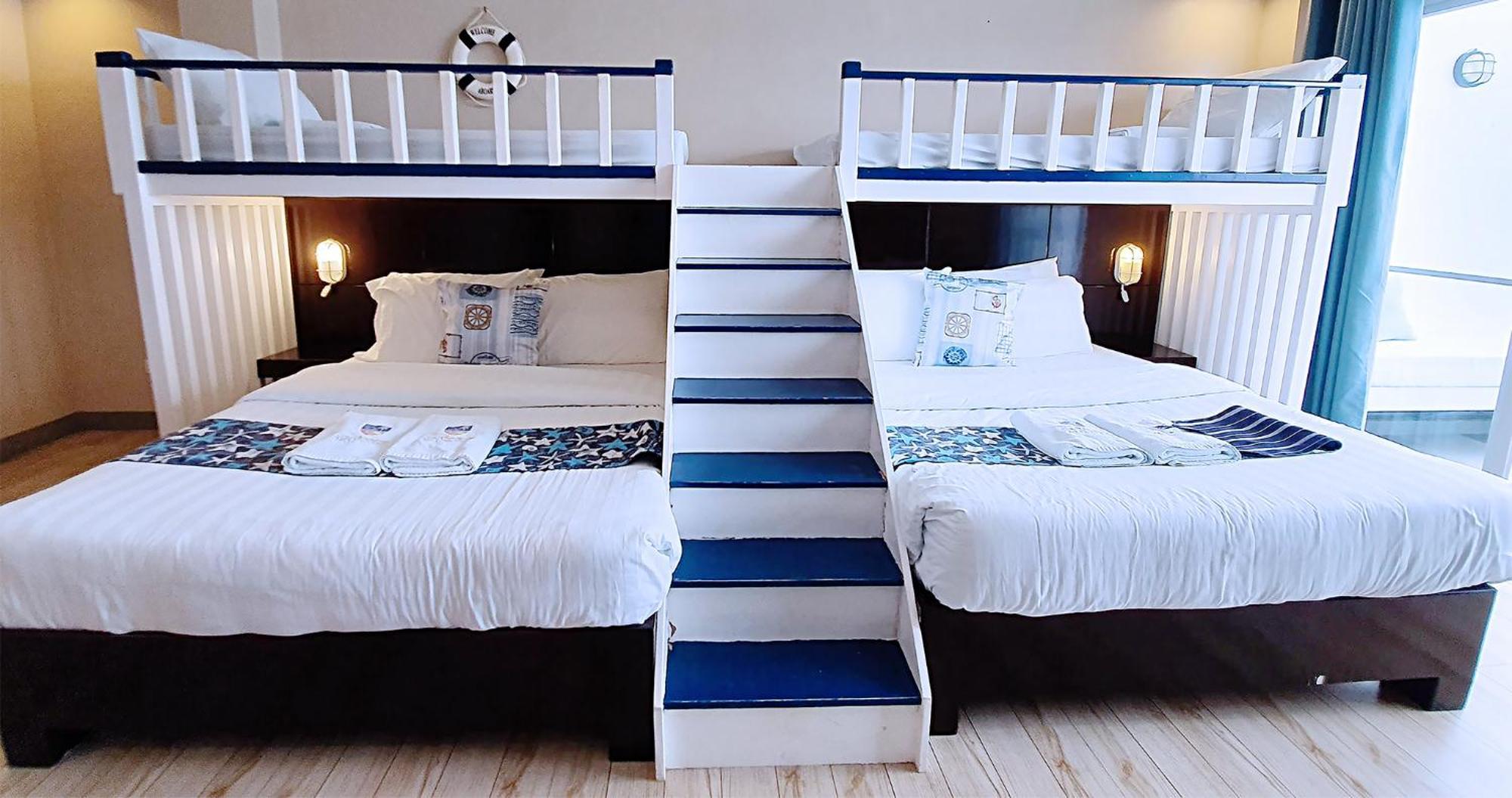 Casa Almarenzo Bed & Breakfast Bolinao Exterior photo