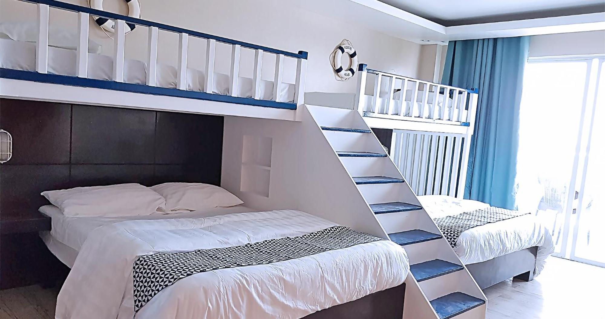 Casa Almarenzo Bed & Breakfast Bolinao Exterior photo