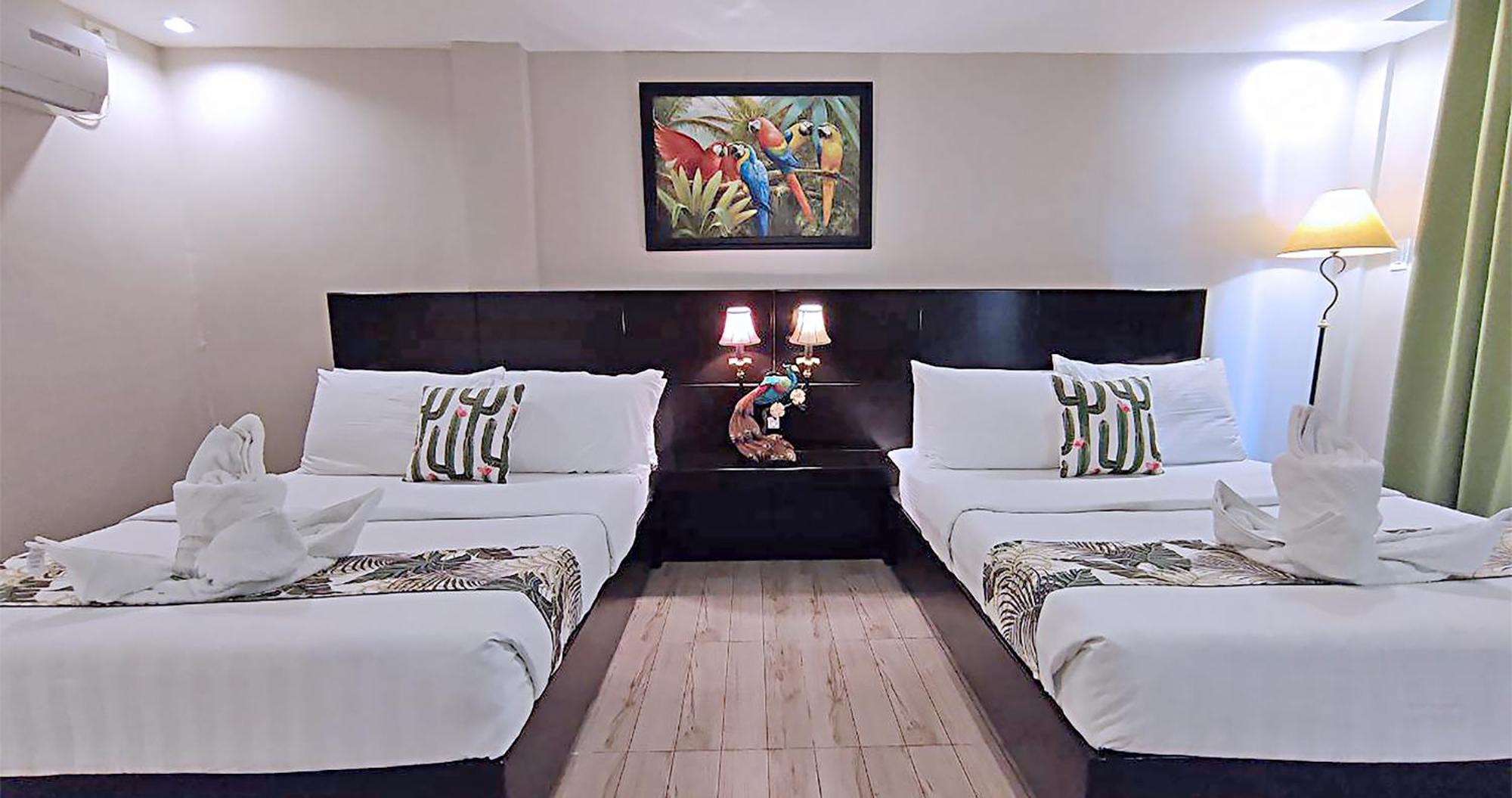 Casa Almarenzo Bed & Breakfast Bolinao Exterior photo