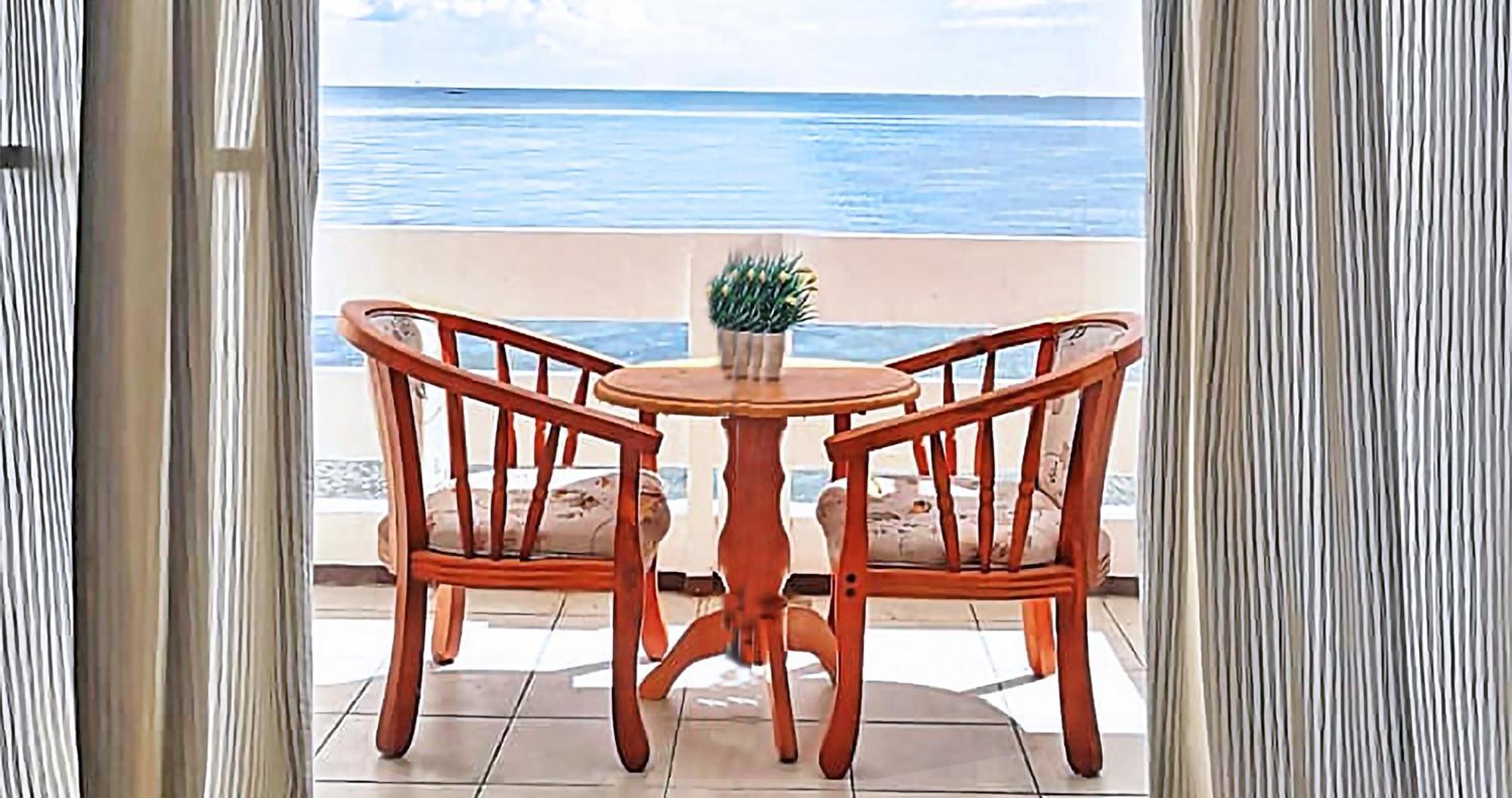 Casa Almarenzo Bed & Breakfast Bolinao Exterior photo