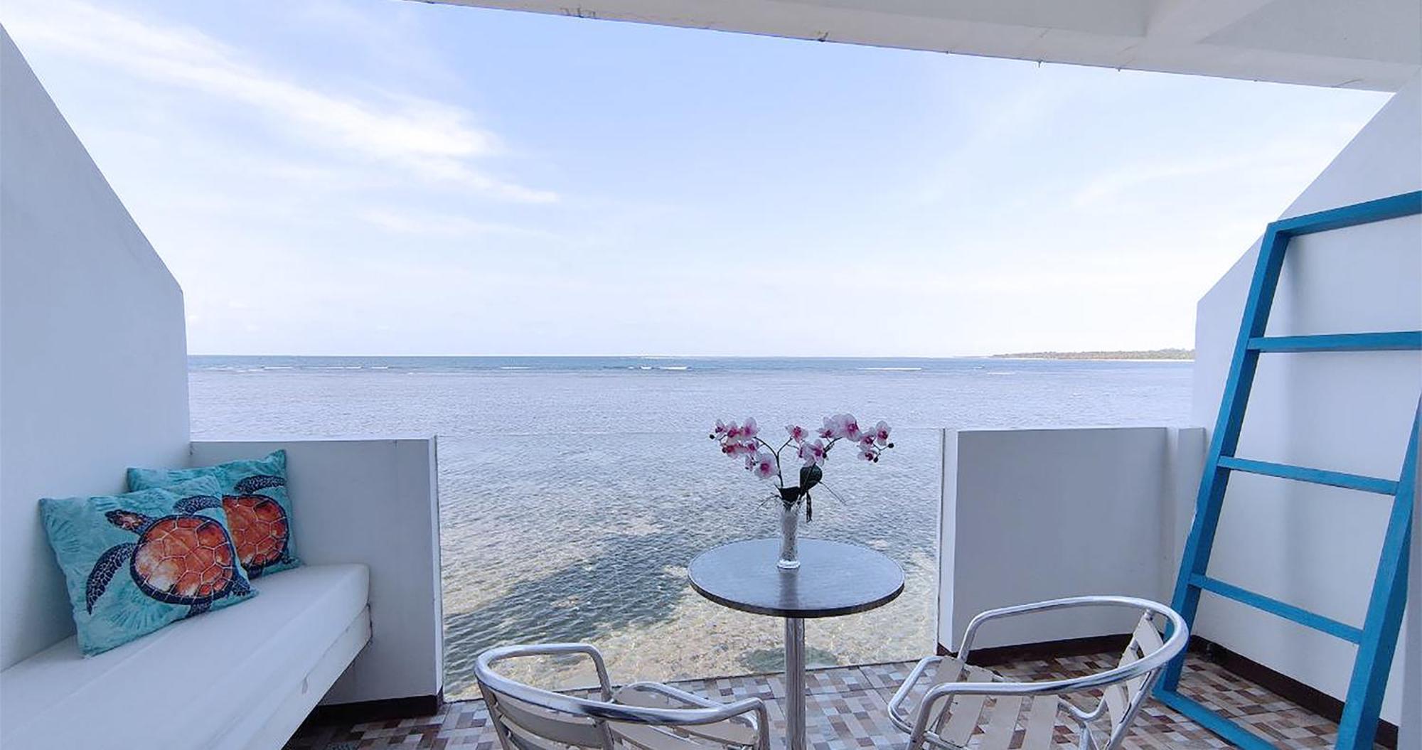 Casa Almarenzo Bed & Breakfast Bolinao Exterior photo