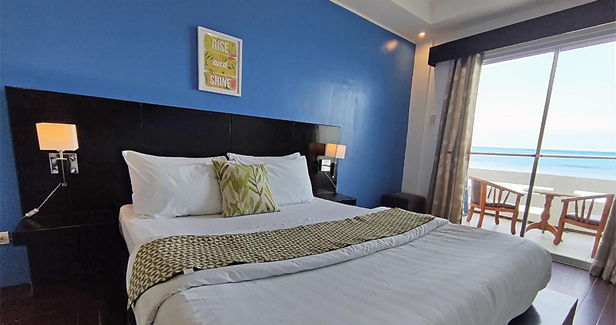 Casa Almarenzo Bed & Breakfast Bolinao Exterior photo