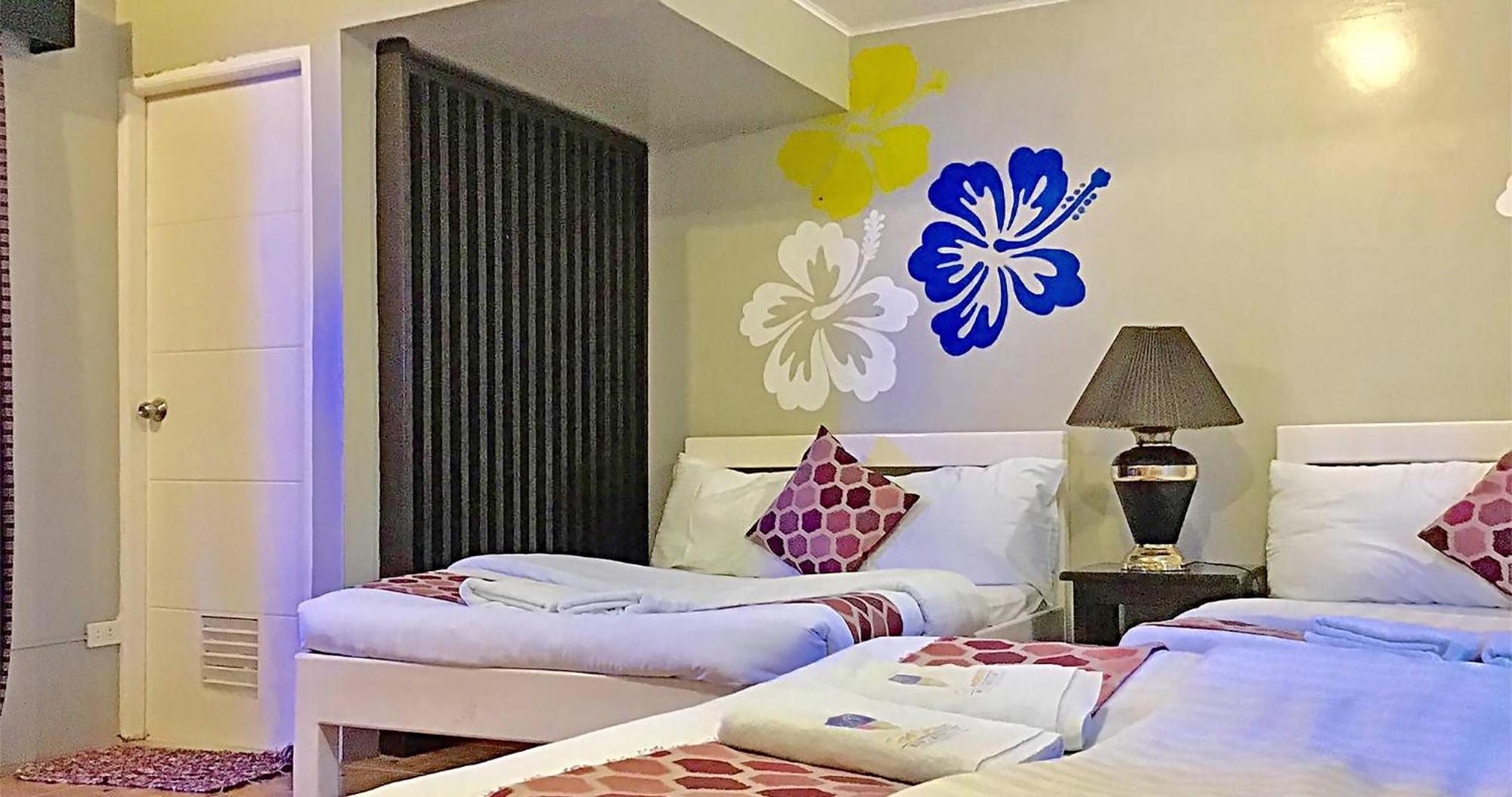 Casa Almarenzo Bed & Breakfast Bolinao Exterior photo