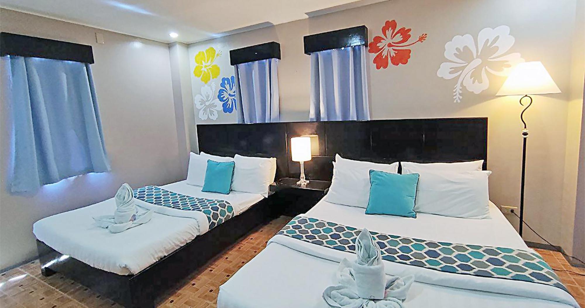 Casa Almarenzo Bed & Breakfast Bolinao Exterior photo