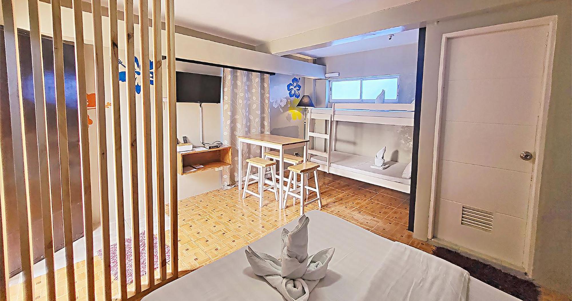 Casa Almarenzo Bed & Breakfast Bolinao Exterior photo