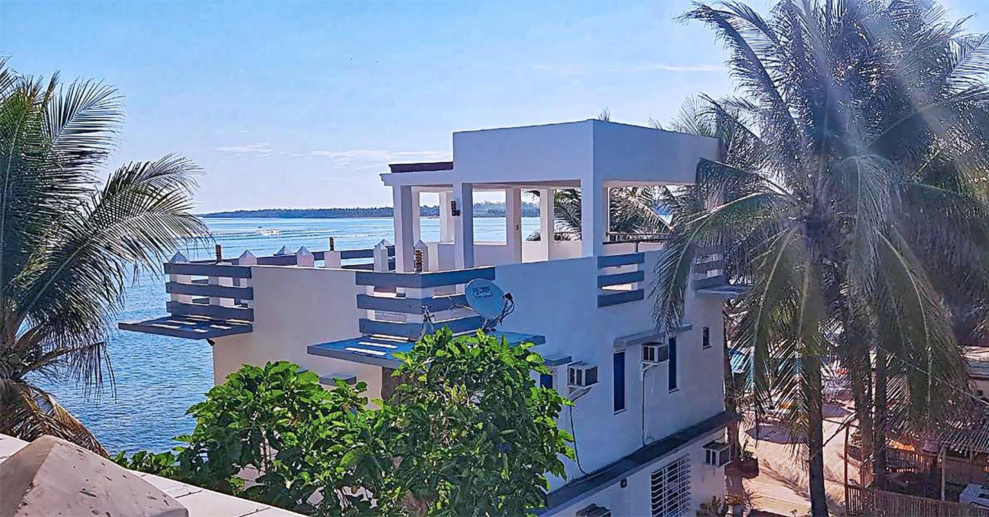 Casa Almarenzo Bed & Breakfast Bolinao Exterior photo