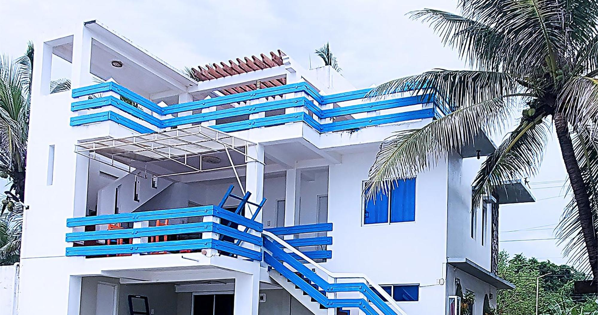 Casa Almarenzo Bed & Breakfast Bolinao Exterior photo