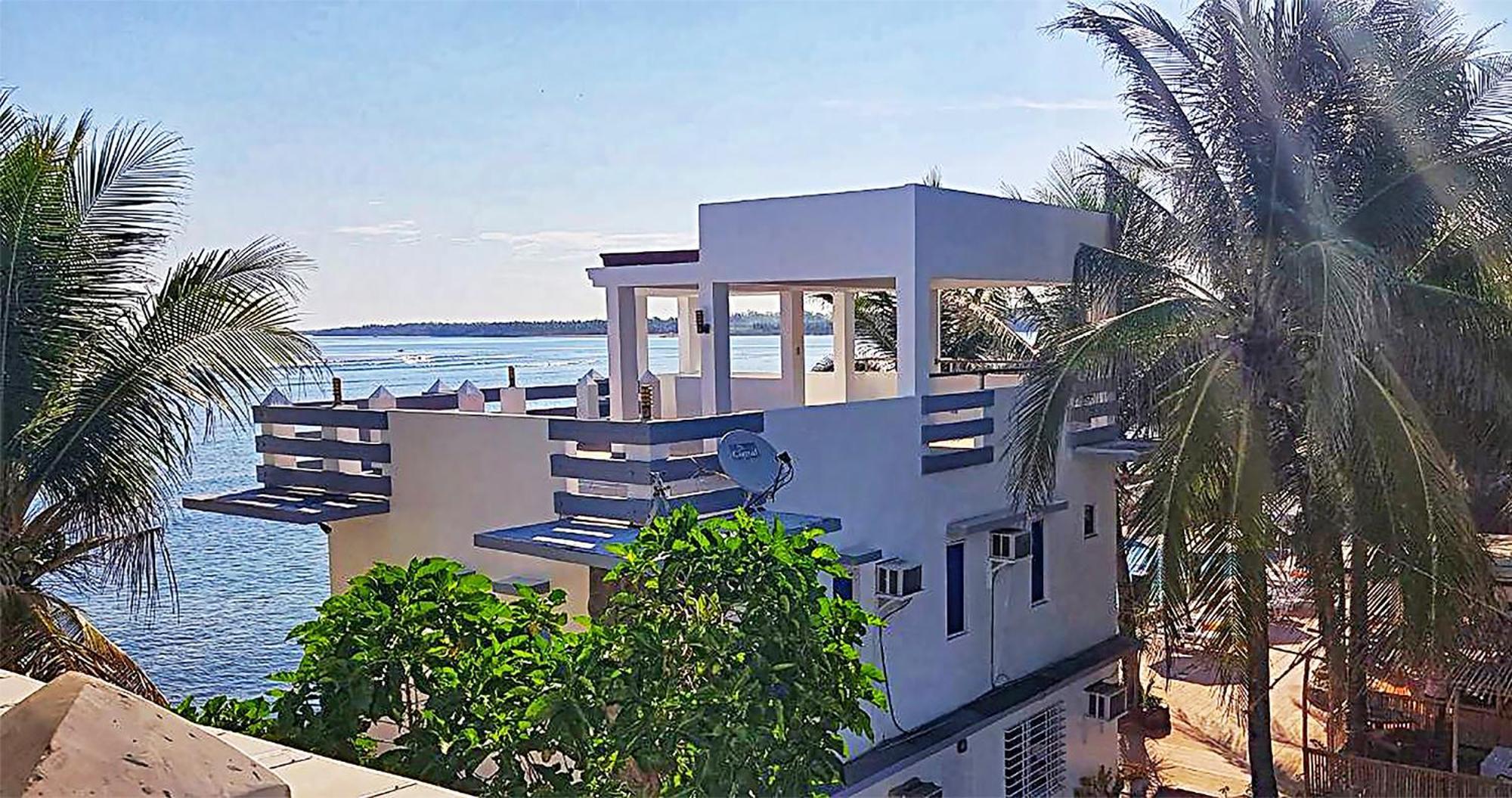 Casa Almarenzo Bed & Breakfast Bolinao Exterior photo